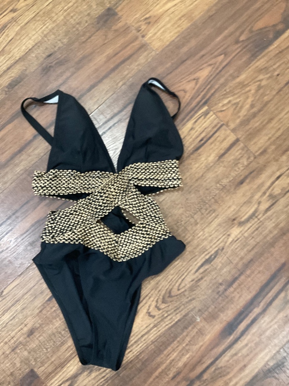 One piece  cut out swimsuit new without tags L